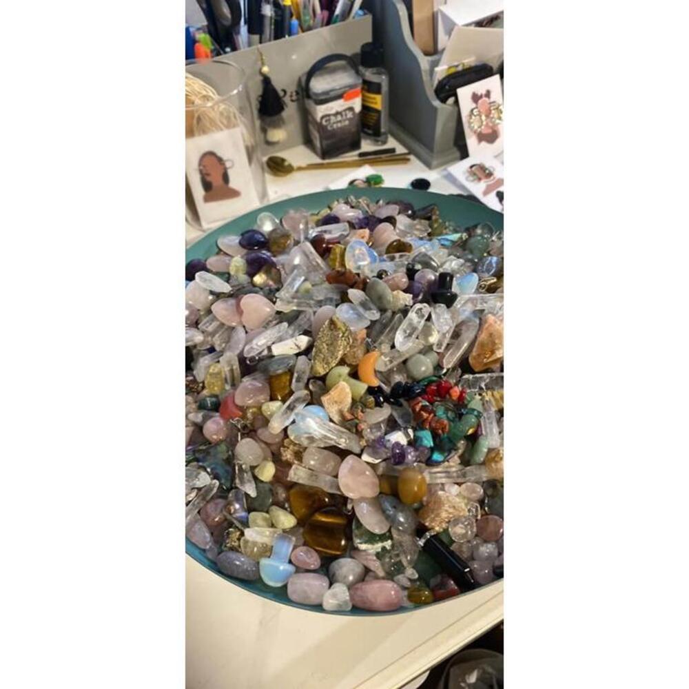 Surprise scoop of crystal confetti - 1/4cup
